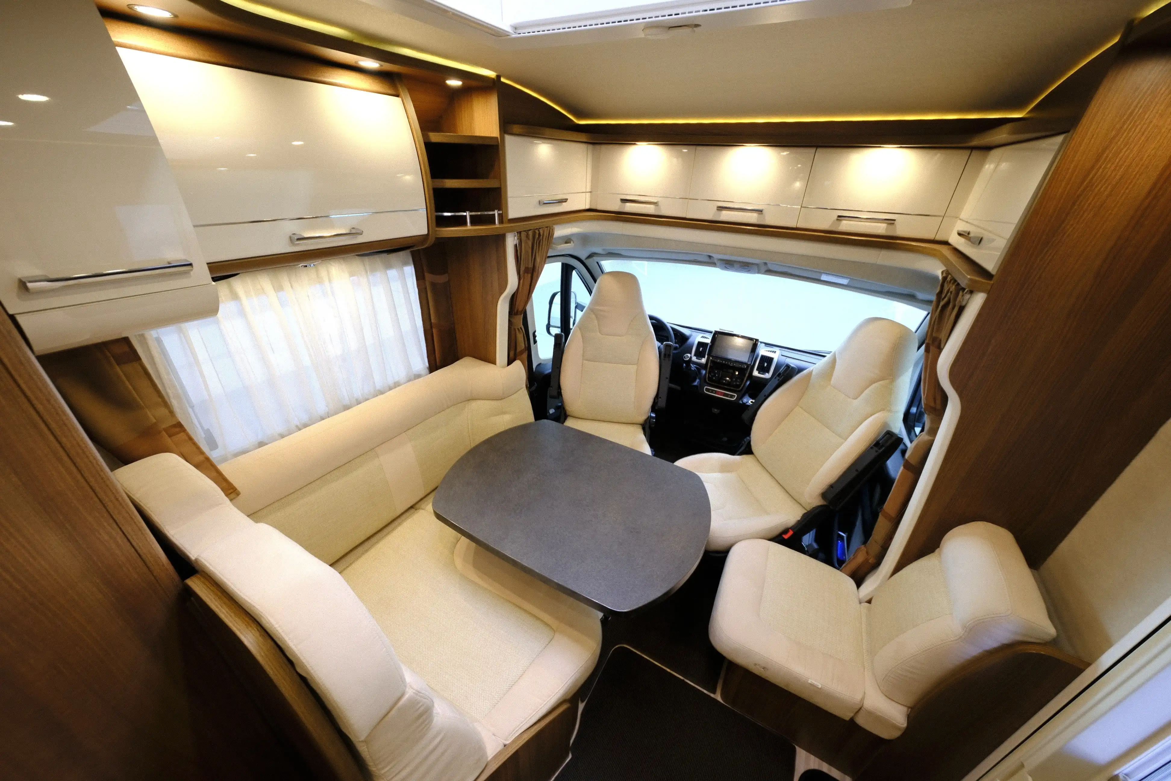 CARTHAGO C-Tourer 143 LE